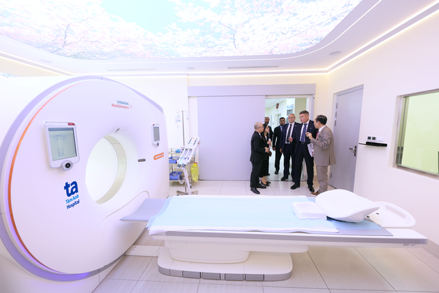 Việt Nam tiếp nhận chuyển giao công nghệ chẩn đoán, điều trị ung thư từ Nga - Ảnh 3.