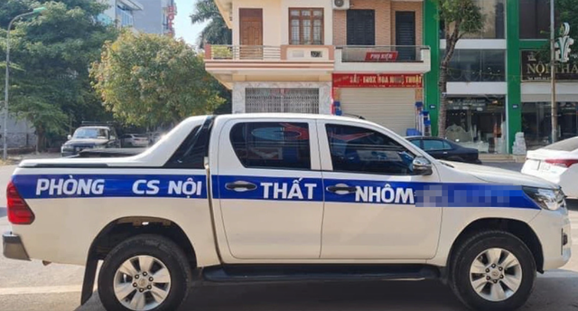 Dán decal xe na ná xe CSGT 'bão' mạng: Có phải đang gây chú ý? - Ảnh 3.