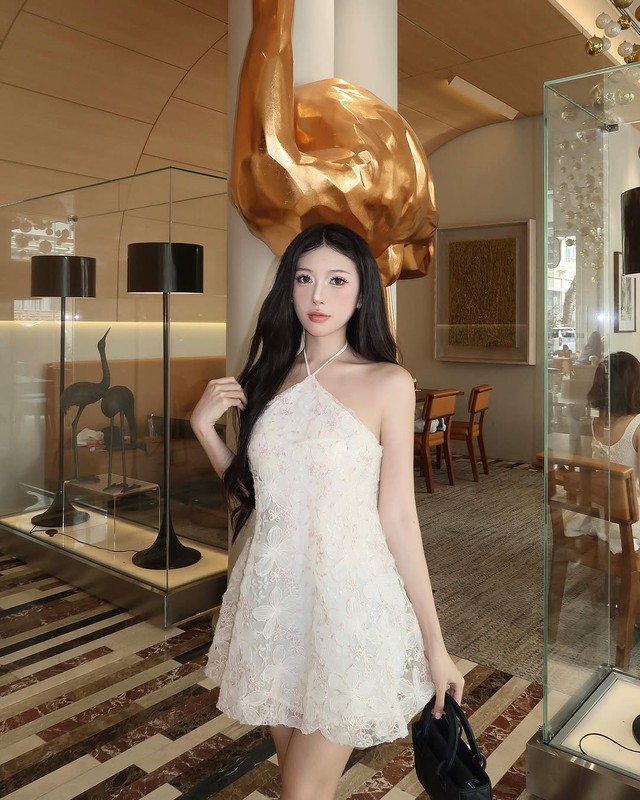 Nâng tầm khí chất ‘nàng thơ’ với trang phục cổ yếm- Ảnh 2. Nâng tầm khí chất ‘nàng thơ’ với trang phục cổ yếm- Ảnh 2.