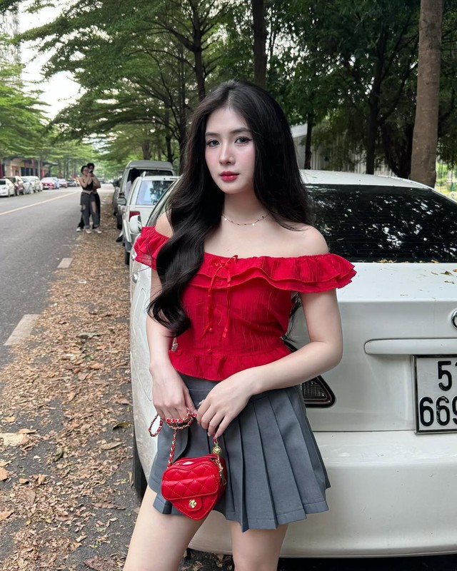 Phối đồ đa năng cùng chân váy xếp ly- Ảnh 7.