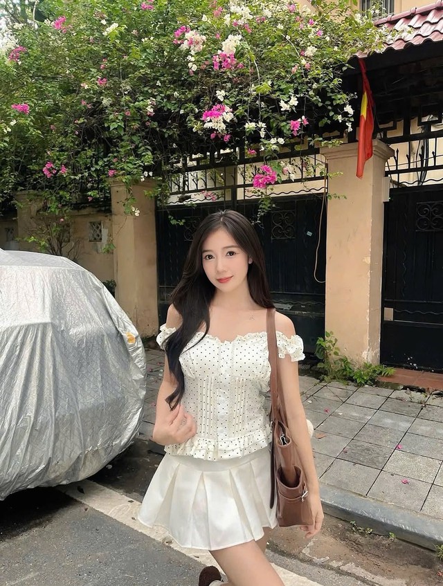 Phối đồ đa năng cùng chân váy xếp ly- Ảnh 8.