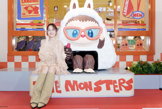 Hơn 4.000 người xếp h&agrave;ng mua m&ocirc; h&igrave;nh nghệ thuật tại TP.HCM- Ảnh 2.