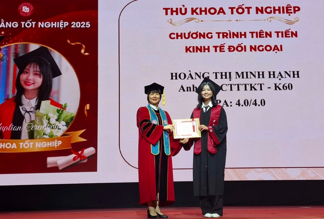 Thủ khoa điểm tuyệt đối Trường ĐH Ngoại thương: Dám bước ra khỏi vùng an toàn- Ảnh 1. Thủ khoa điểm tuyệt đối Trường ĐH Ngoại thương: Dám bước ra khỏi vùng an toàn- Ảnh 1.
