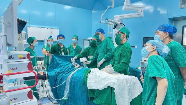 Hình ảnh đẹp từ phòng mổ cứu người ở đặc khu Côn Đảo- Ảnh 3.