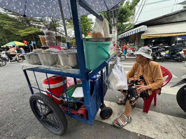 Đời chợ ở TP.HCM: Những phận đời bám chợ- Ảnh 3. Đời chợ ở TP.HCM: Những phận đời bám chợ- Ảnh 3.