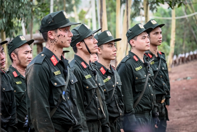 Binz bối rối khi đồng nghiệp tiết lộ 'sắp lấy vợ' - Ảnh 1.
