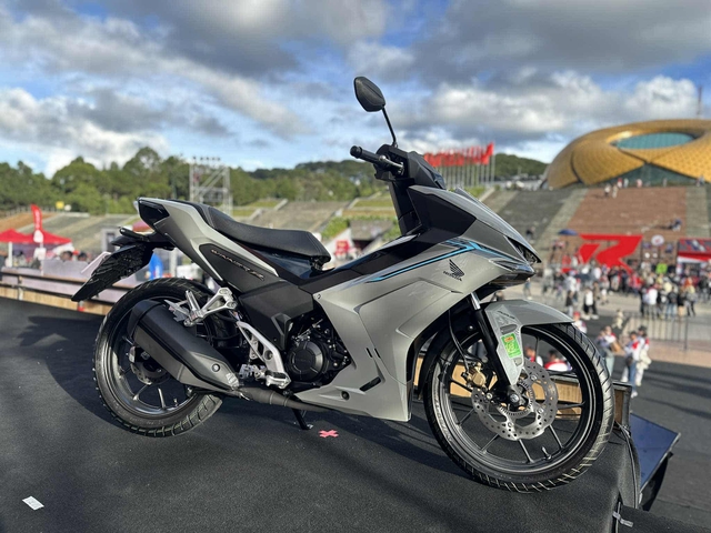 Người Việt nói gì về thiết kế Honda Win…
