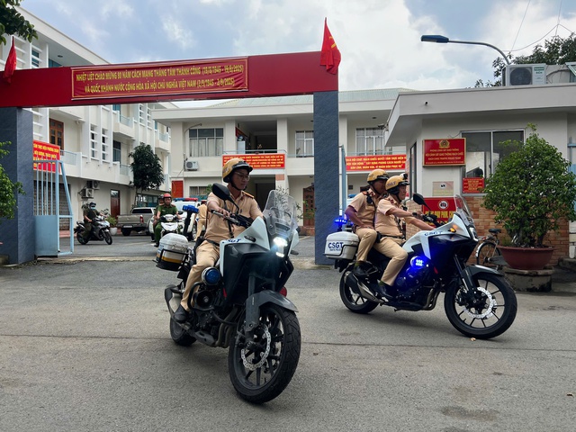 Công an TP.HCM tổng xử lý xe khách, bến bãi ngay sau phản ánh của Thanh Niên- Ảnh 3. Công an TP.HCM tổng xử lý xe khách, bến bãi ngay sau phản ánh của Thanh Niên- Ảnh 3.