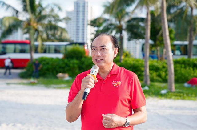 Gần 600 ‘chiến binh’ Vietjet đồng loạt ra quân làm sạch biển Hạ Long - Ảnh 4.