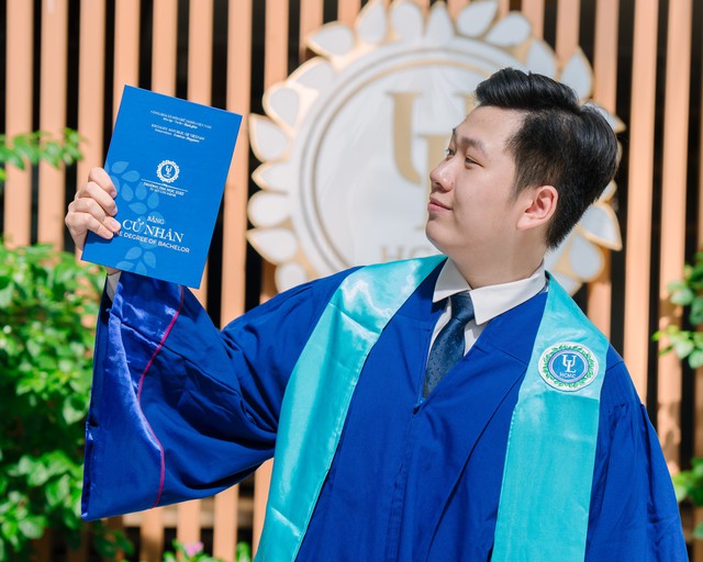 Thủ khoa điểm cao nhất 40 năm Trường ĐH Luật TP.HCM từng là… học sinh khá - Ảnh 1.