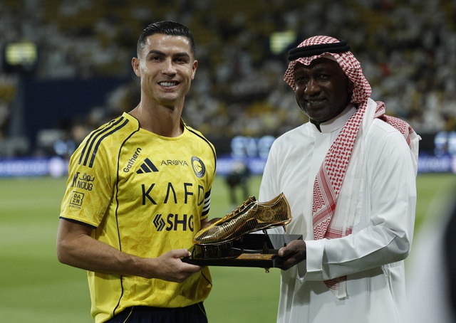 HLV Mascherano bênh vực Messi, Ronaldo nhận chiếc giày vàng Saudi Pro League- Ảnh 2.
