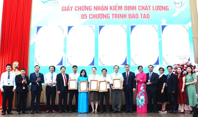Trường ĐH Sư phạm Kỹ thuật - ĐH Đà Nẵng…