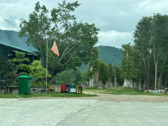 Đ&igrave;nh chỉ sinh hoạt 5 đảng vi&ecirc;n g&acirc;y thất tho&aacute;t t&agrave;i sản nh&agrave; nước - Ảnh 1.