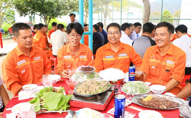 &lsquo;Bữa cơm C&ocirc;ng đo&agrave;n&rsquo; gắn kết người lao động EVNGENCO3 - Ảnh 5.