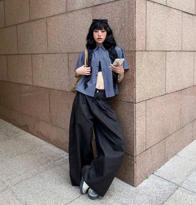 Biến hóa đa phong cách, tự tin xuống phố với áo sơ mi- Ảnh 8.