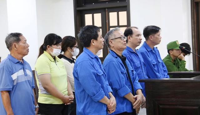 Cựu Giám đốc Trung tâm Kỹ thuật TN-MT Bạc Liêu lãnh án hơn 20 năm tù- Ảnh 1.