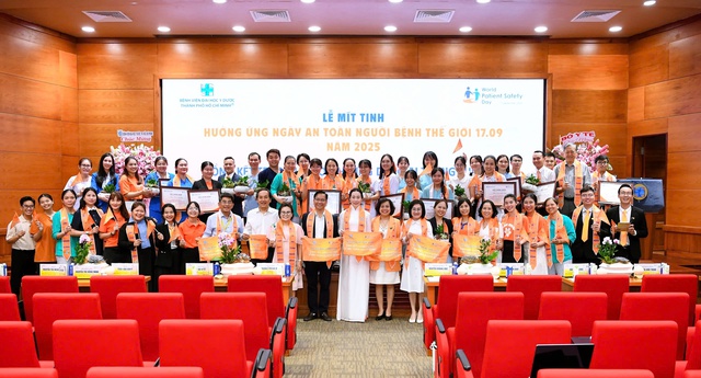 Hưởng ứng Ng&agrave;y An to&agrave;n người bệnh thế giới - Ảnh 2.