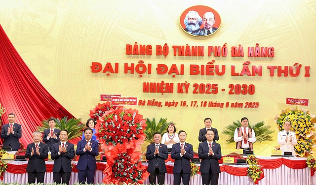 Bí thư Thành ủy Đà Nẵng: Cần thẳng thắn nhìn nhận để điểm nghẽn được tháo gỡ - Ảnh 1. Bí thư Thành uỷ Đà Nẵng: Cần thẳng thắn nhìn nhận để điểm nghẽn được tháo gỡ - Ảnh 1.