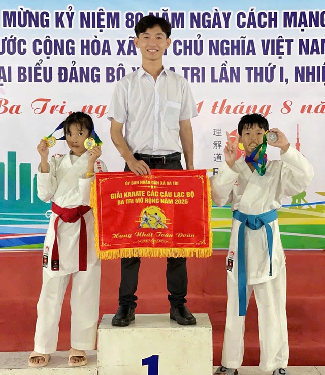 Tạm gác ước mơ đại học, chàng trai khởi nghiệp nuôi hai em- Ảnh 2.