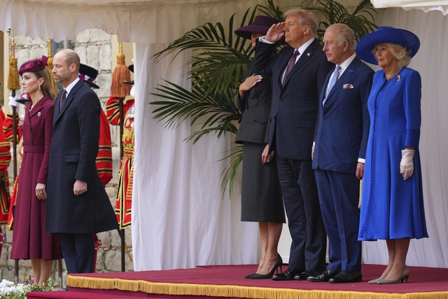 Chùm ảnh Hoàng gia Anh long trọng đón Tổng thống Trump tại Lâu đài Windsor - Ảnh 7.