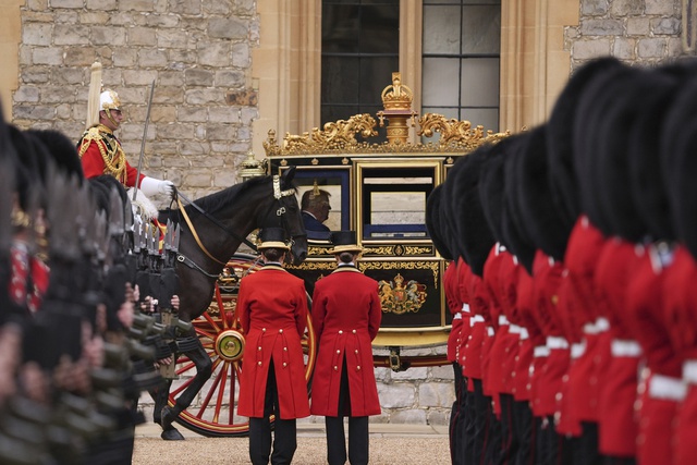 Chùm ảnh Hoàng gia Anh long trọng đón Tổng thống Trump tại Lâu đài Windsor - Ảnh 6.