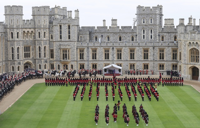 Chùm ảnh Hoàng gia Anh long trọng đón Tổng thống Trump tại Lâu đài Windsor - Ảnh 8.