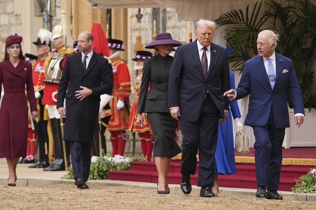 Chùm ảnh Hoàng gia Anh long trọng đón Tổng thống Trump tại Lâu đài Windsor - Ảnh 4.