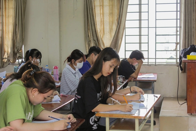 Nhiều sinh viên vẫn chật vật với tiếng Anh- Ảnh 2.