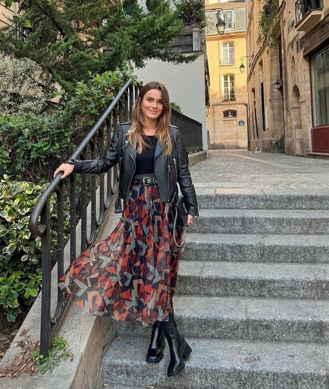 Hóa nàng thơ mùa thu trong tích tắc với chân váy maxi họa tiết cổ điển- Ảnh 8. Hóa nàng thơ mùa thu trong tích tắc với chân váy maxi họa tiết cổ điển- Ảnh 8.