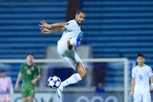 HLV Vũ Hồng Việt nói điều rất bất ngờ, vẫn 'chê' Nam Định ở một điểm...- Ảnh 2. HLV Vũ Hồng Việt nói điều rất bất ngờ, vẫn 'chê' Nam Định ở một điểm...- Ảnh 2.