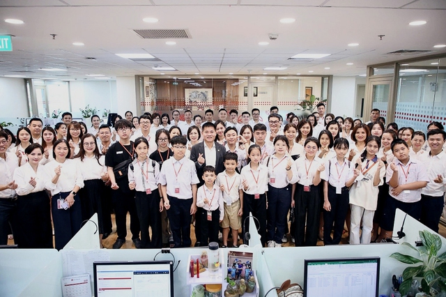 Quỹ Ươm mầm ước mơ SeABank nhận đỡ đầu thêm 10 học sinh nghèo hiếu học- Ảnh 2. Quỹ Ươm mầm ước mơ SeABank nhận đỡ đầu thêm 10 học sinh nghèo hiếu học- Ảnh 2.