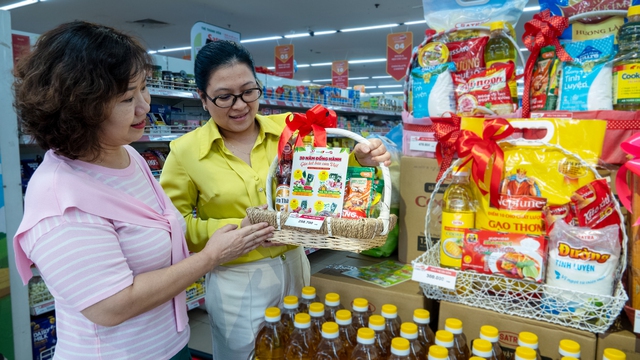 Hệ thống bán lẻ SATRA tung combo ‘đi chợ hộ’ nhân kỷ niệm 30 năm thành lập- Ảnh 2.