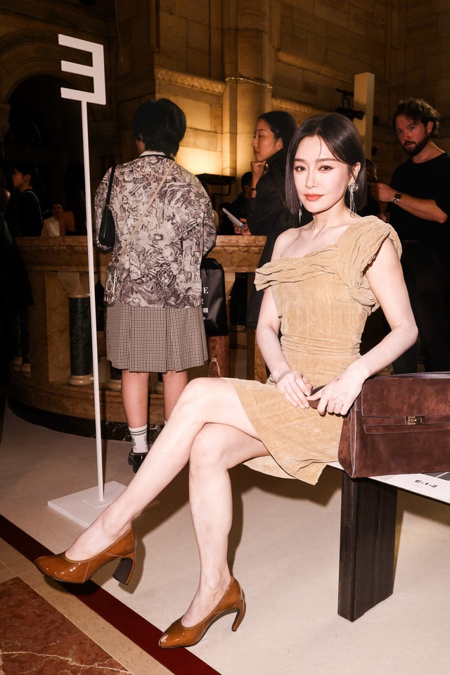 'Phú Sát Hoàng hậu' Tần Lam n…