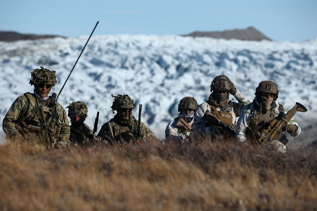 Đan Mạch tập trận rầm rộ ở Greenland, không mời Mỹ dự - Ảnh 1.