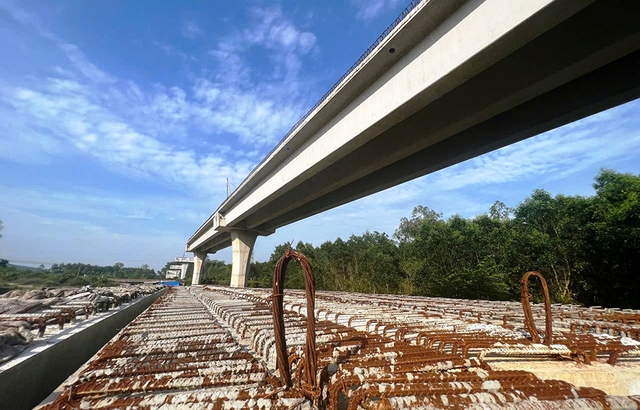 Dự án hạ tầng 340 tỉ đồng dang dở gây LÃNG PHÍ ngân sách nghiêm trọng - Ảnh 2. Dự án hạ tầng 340 tỉ đồng dang dở gây LÃNG PHÍ ngân sách nghiêm trọng - Ảnh 2.