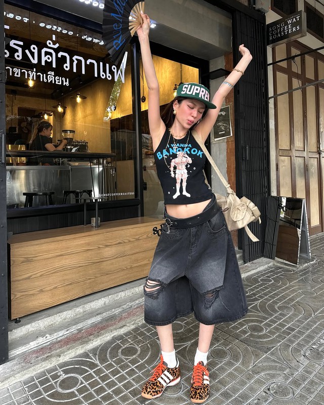 'Nổi loạn' và phá cách cùng quần ống lửng- Ảnh 8.
