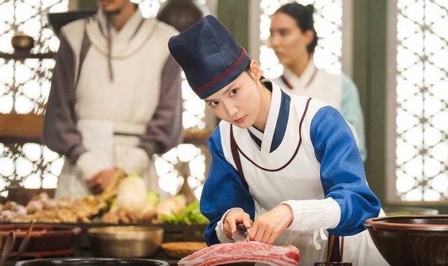 Từ idol đến diễn viên, YoonA có xứng đáng được gọi là nghệ sĩ toàn tài? - Ảnh 1.