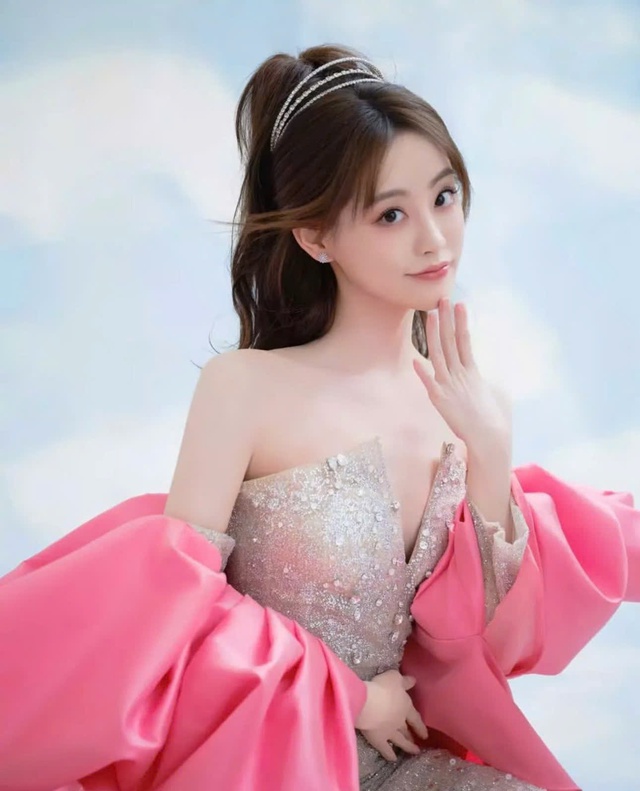 

Làn sóng dư luận chỉ trích ngày càng mạnh mẽ, khiến danh tiếng của Chúc Tự Đan bị ảnh hưởng nghiêm trọng  