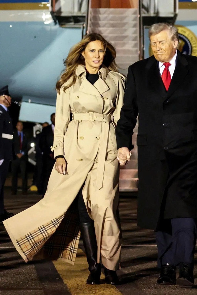 Cuộc 'đối đầu' về thời trang giữa Melania Trump v&agrave; C&ocirc;ng nương Kate - Ảnh 5.