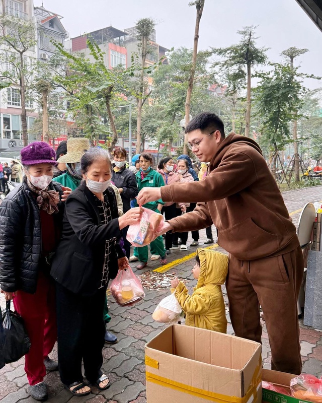 Một tr&aacute;i tim kh&ocirc;ng ngừng cho đi - Ảnh 2.