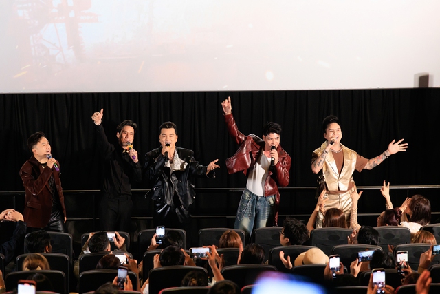 Kh&aacute;nh Phương, Ưng Ho&agrave;ng Ph&uacute;c... chấp nhận giảm c&aacute;t-s&ecirc; - Ảnh 2.