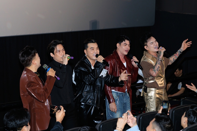 Kh&aacute;nh Phương, Ưng Ho&agrave;ng Ph&uacute;c... chấp nhận giảm c&aacute;t-s&ecirc; - Ảnh 1.