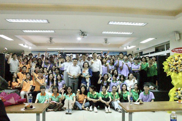 Thành lập Quỹ xã hội Cỏ May để giúp đỡ học sinh, sinh viên, người nghèo - Ảnh 1.