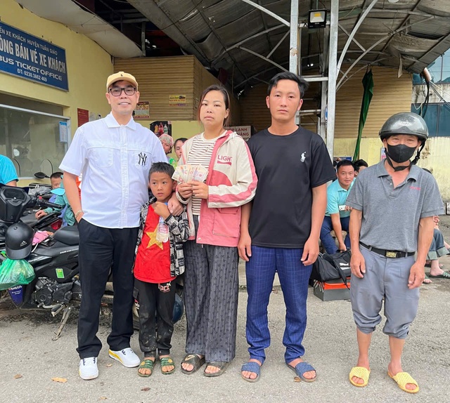 Tấm lòng vàng của thầy giáo vùng cao