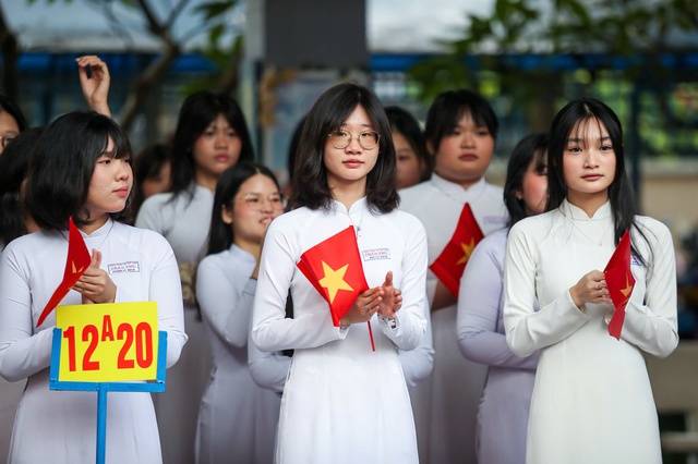 Tranh luận về việc giữ hay bỏ phương thức xét tuyển ĐH bằng học bạ? - Ảnh 1.