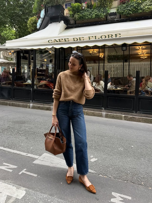 Mặc quần jeans nữ tính hơn khi mang những kiểu giày này - Ảnh 2.