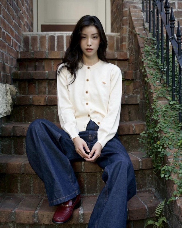 Mặc quần jeans nữ tính hơn khi mang những kiểu giày này - Ảnh 5.