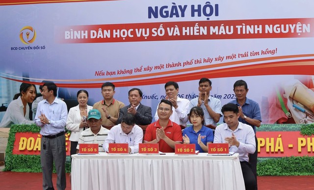 Cụ b&agrave; &Ecirc; Đ&ecirc; ở Đắk Lắk 'chưa từng nghĩ c&oacute; ng&agrave;y b&aacute;n h&agrave;ng qua điện thoại'- Ảnh 3.