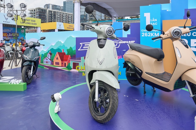 Mua xe m&aacute;y điện th&aacute;o được pin sạc, chọn VinFast Evo Grand Lite hay Honda ICON e:? - Ảnh 2.