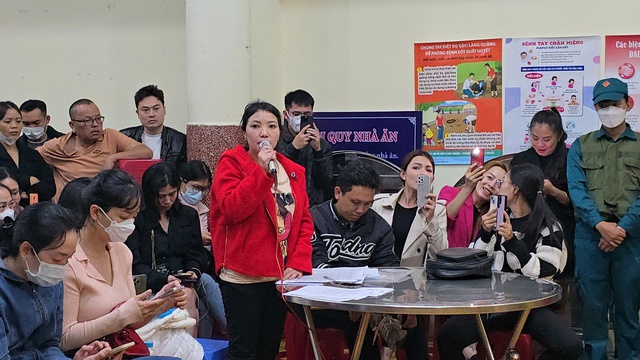 Vụ thông tin thực phẩm bẩn vào trường học: Nghe hiệu trưởng nói, phụ huynh 'dậy sóng'- Ảnh 8. Vụ thông tin thực phẩm bẩn vào trường học: Nghe hiệu trưởng nói, phụ huynh 'dậy sóng'- Ảnh 8.